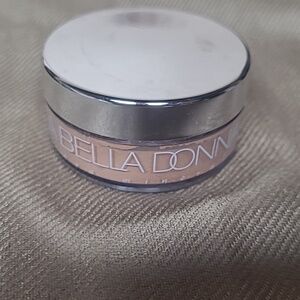 La Bella Donna mineral foundation Sophia